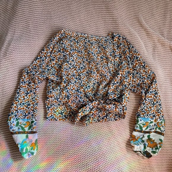 Tops - boho floral tie front top